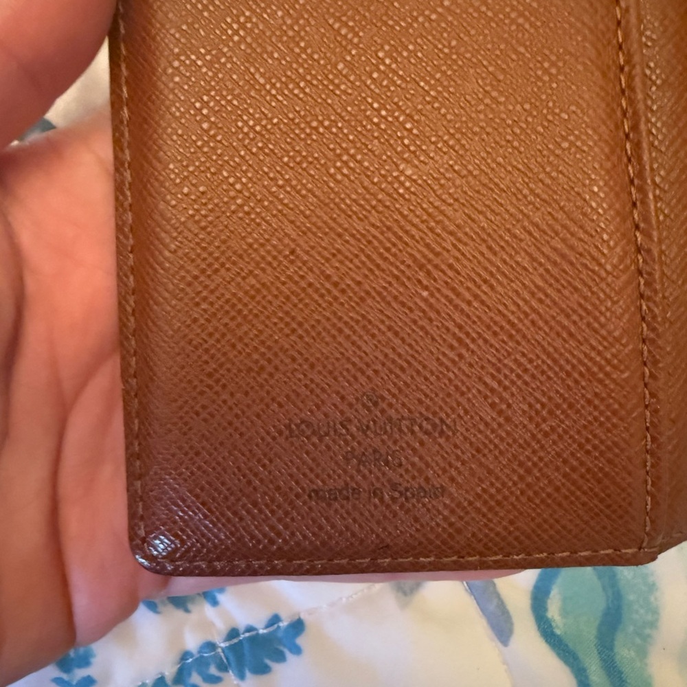 Louis Vuitton Brown Monogram Agenda Passport Holder - Picture 4 of 9